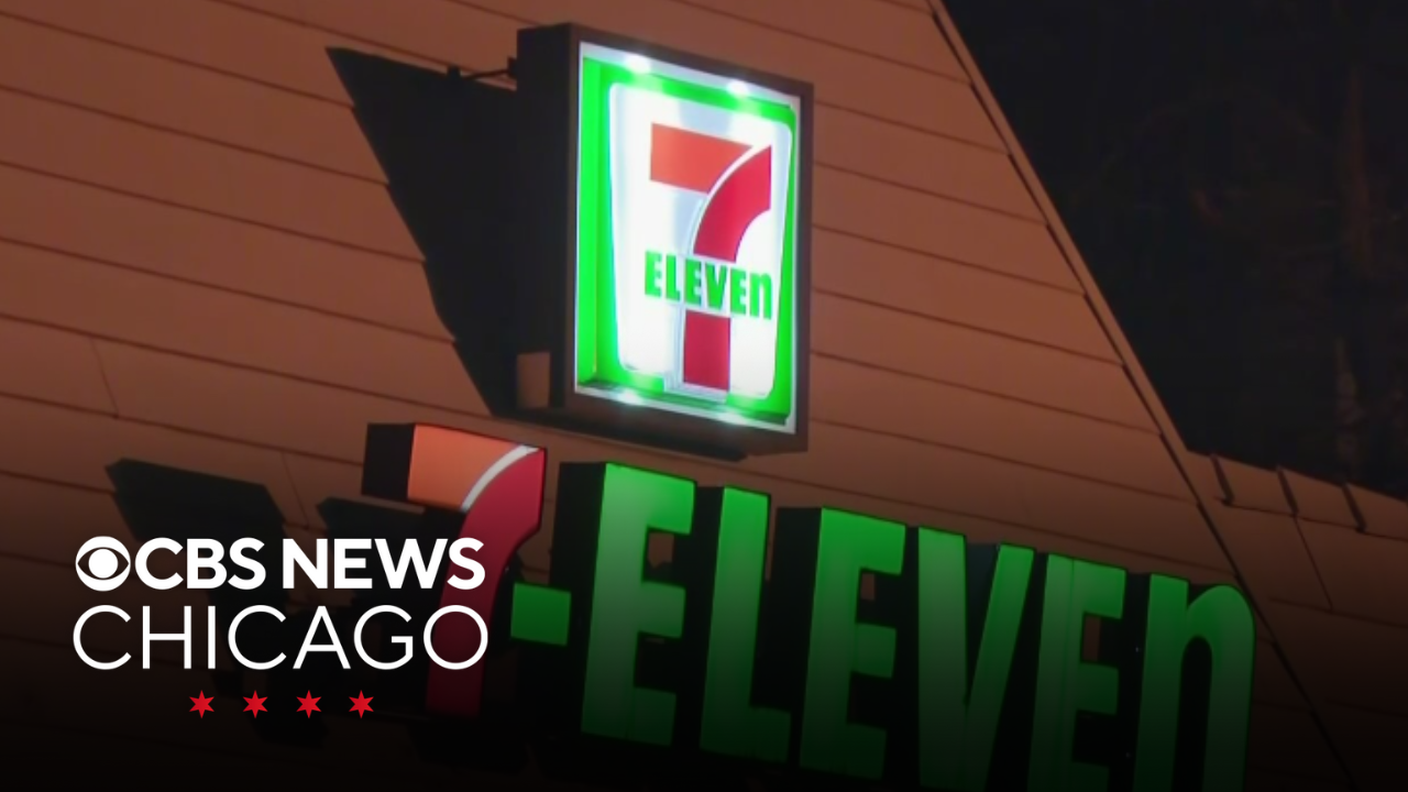 Police investigate armed robbery at 7-Eleven in Chicago's Albany Park ...
