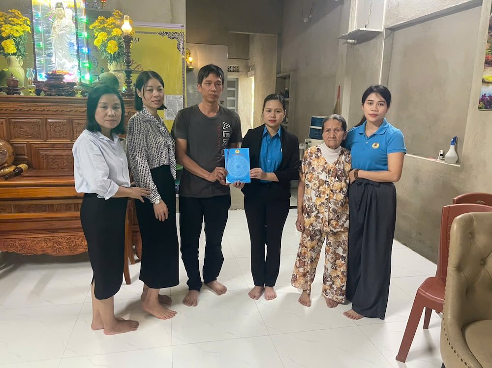 Công đoàn Huế hỗ trợ gia đình có đoàn viên qua đời do bệnh hiểm nghèo