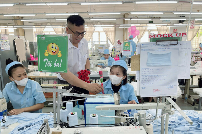 Hơn 5 tỉ đồng chăm lo cho lao động nữ và con em tại Xí nghiệp May Tuy Phong