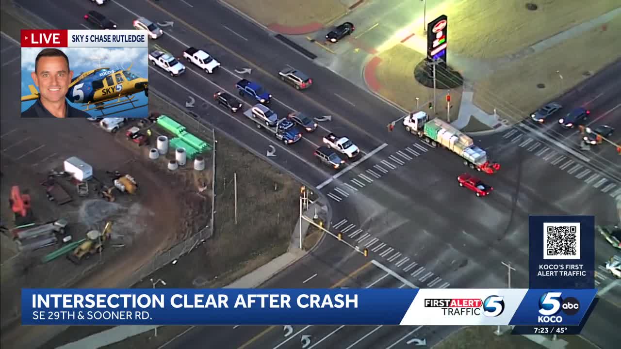 Crews clear scene of injury crash in southeast Oklahoma City