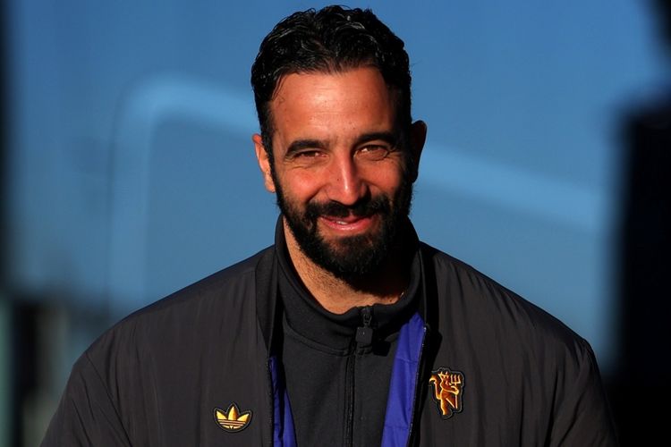 Momen tak terduga: Ruben Amorim tersenyum setelah dipecat Manchester United