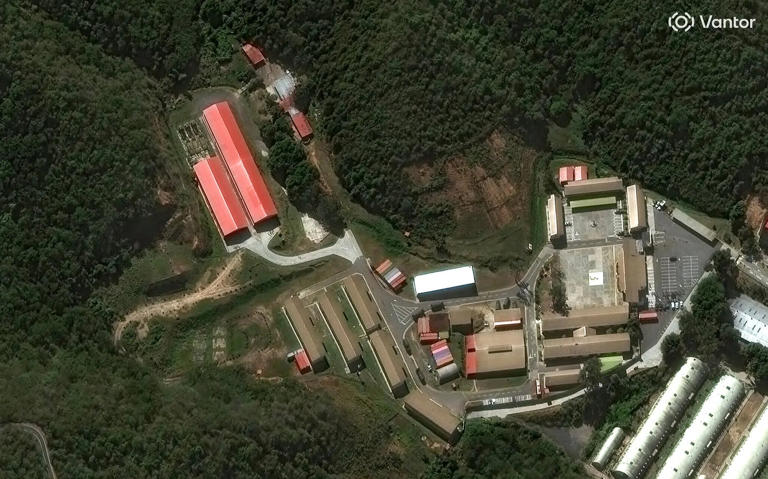 Imágenes satelitales muestran cómo quedó la base donde fue capturado Nicolás Maduro