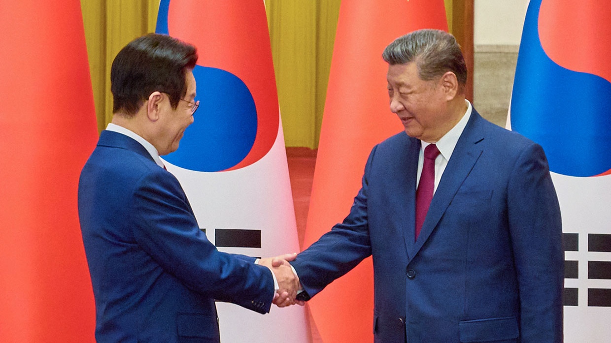 이재명 대통령 중국 방문과 마두로 법정 출석, 국내 정치 이슈 격돌