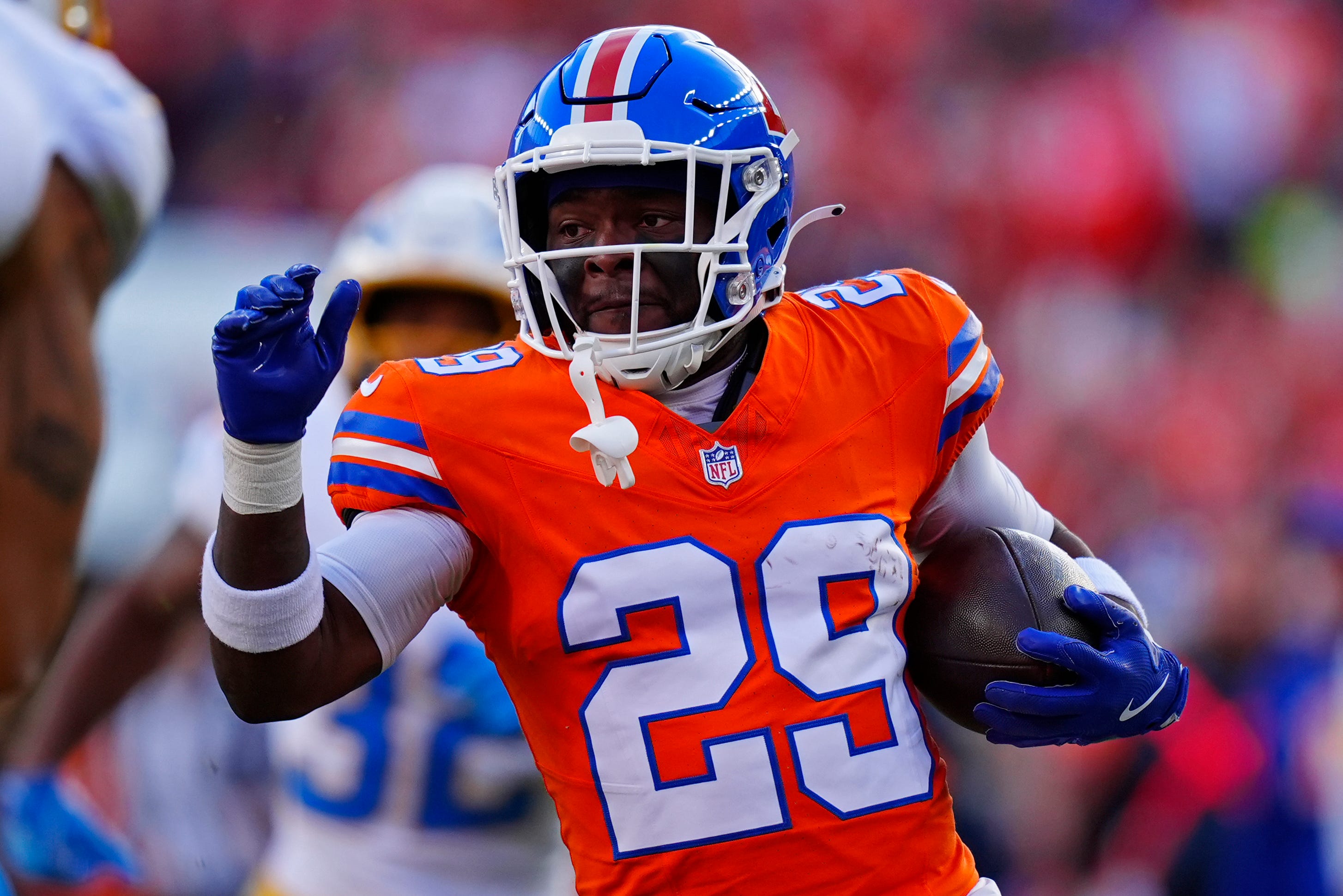 Broncos make decision on pending free agent cornerback