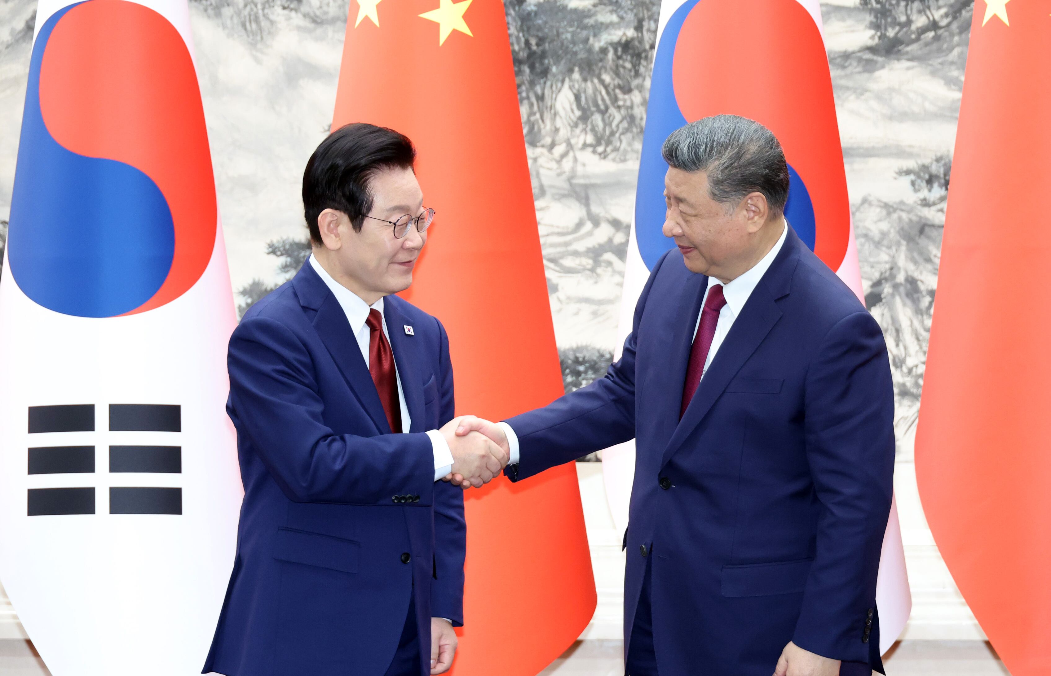 South Korea, China skip joint statement, sign 14 MOUs