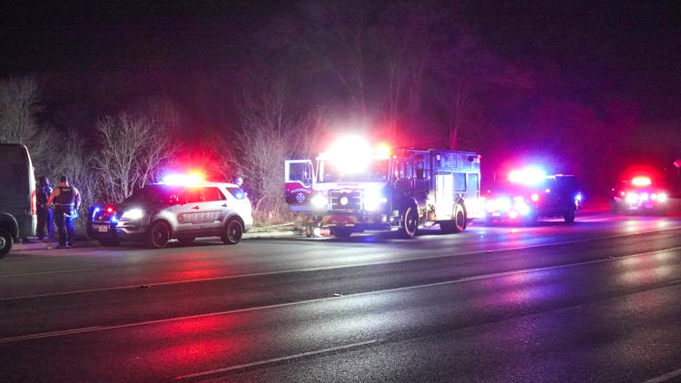Deadly vehicle fire prompts lane closures in Travis County