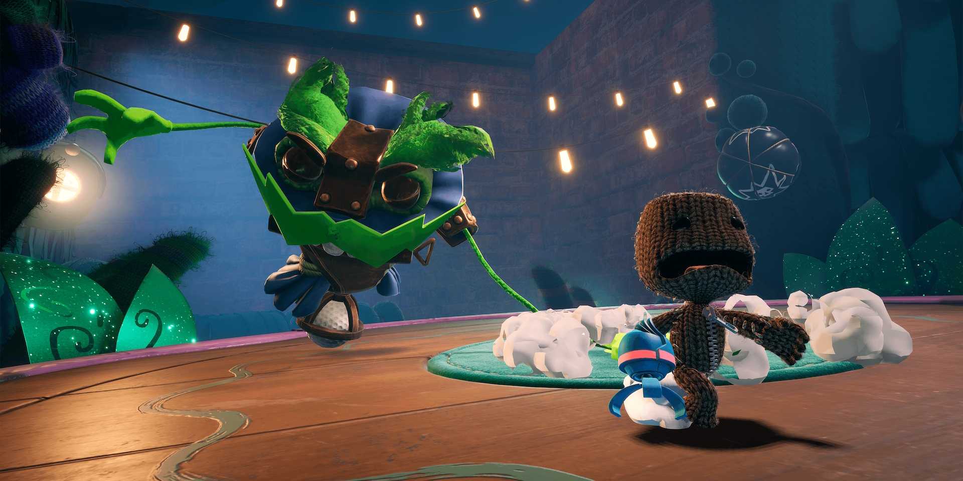 Sackboy runs away from The Ruffled Ruffian in Sackboy A Big Adventure