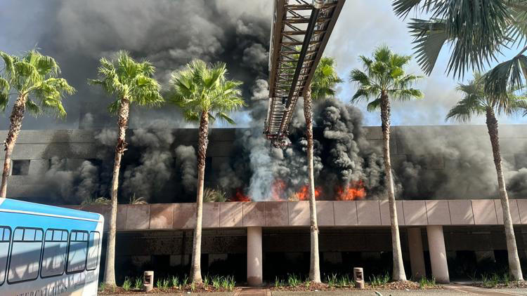 Multiple cars catch fire near Grand Hyatt hotel parking garage in Tampa