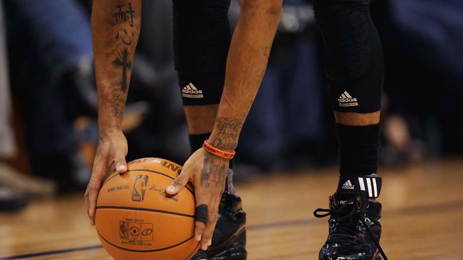 How & when Chicago Bulls fans can snag Derrick Rose's OG re-released ...