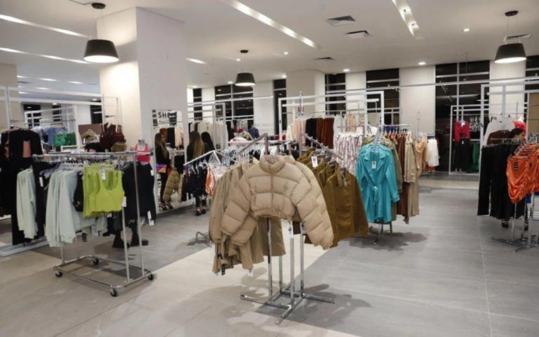 Inauguran un outlet que venderá ropa importada desde los $ 5.000: dónde ...