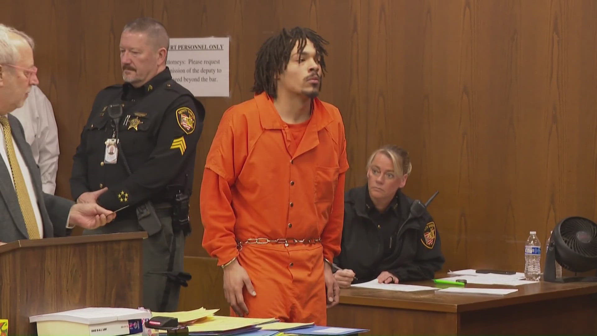 Court sets bond for 18-year-old charged in south Toledo standoff