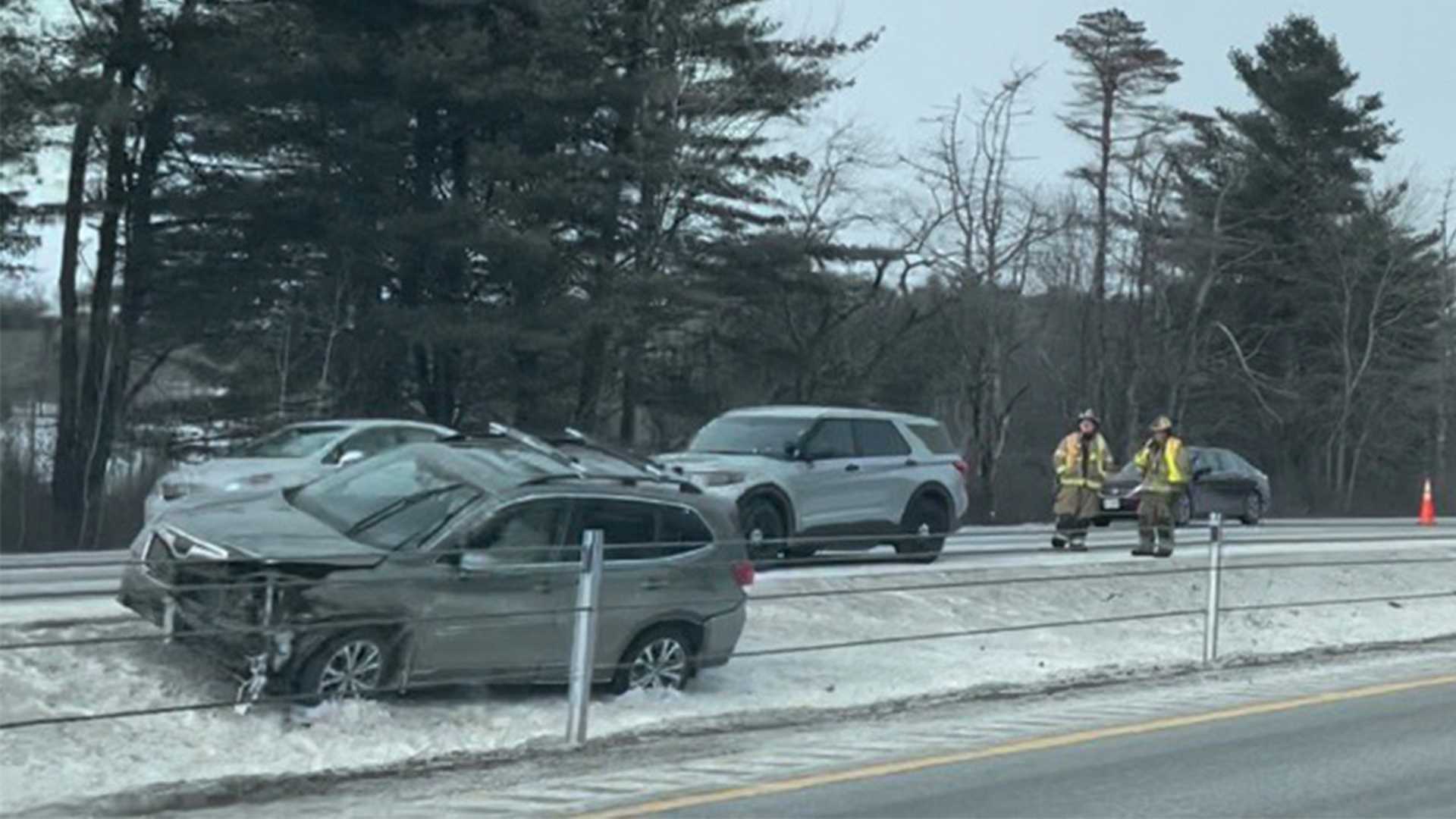 One injured in crash on I-295 south in Yarmouth