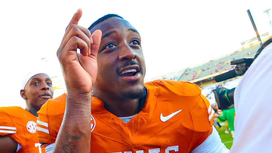 Former Longhorns RB Quintrevion Wisner commits to new school