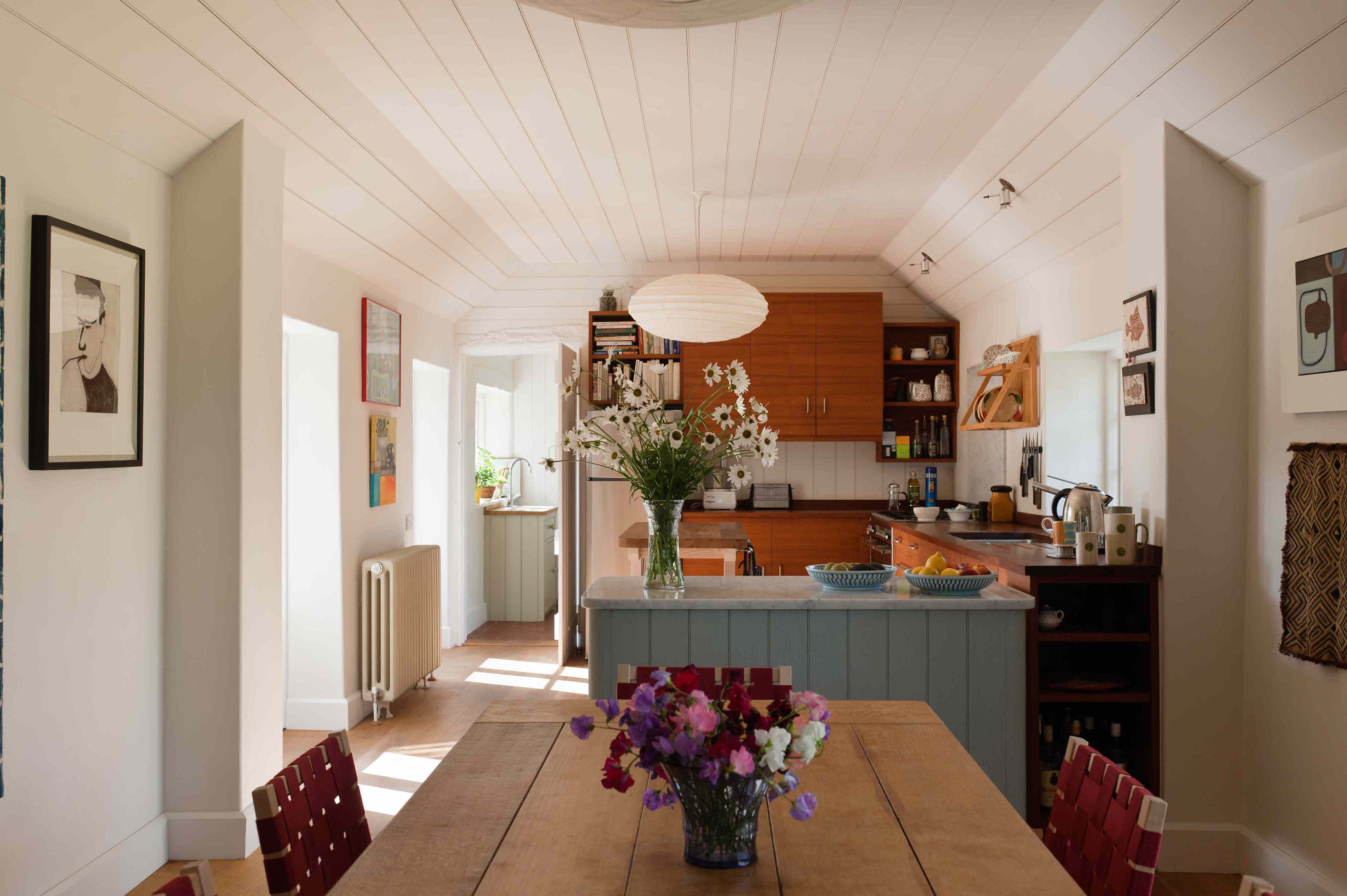 We asked designers how to make a kitchen more welcoming for under $10 ...