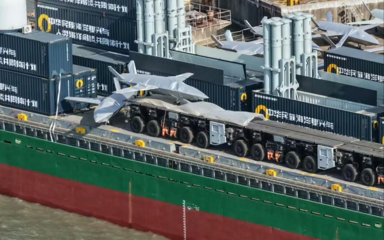 China has built a snap-together container aircraft carrier. The numbers make me turn pale<br><br>