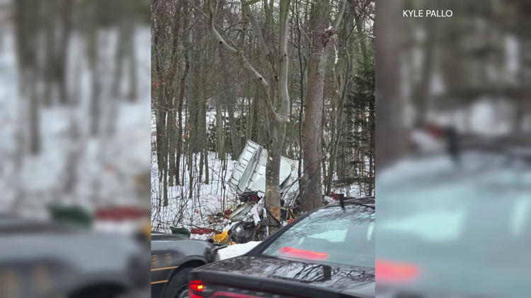 2 dead after crash on I-80 in Monroe County