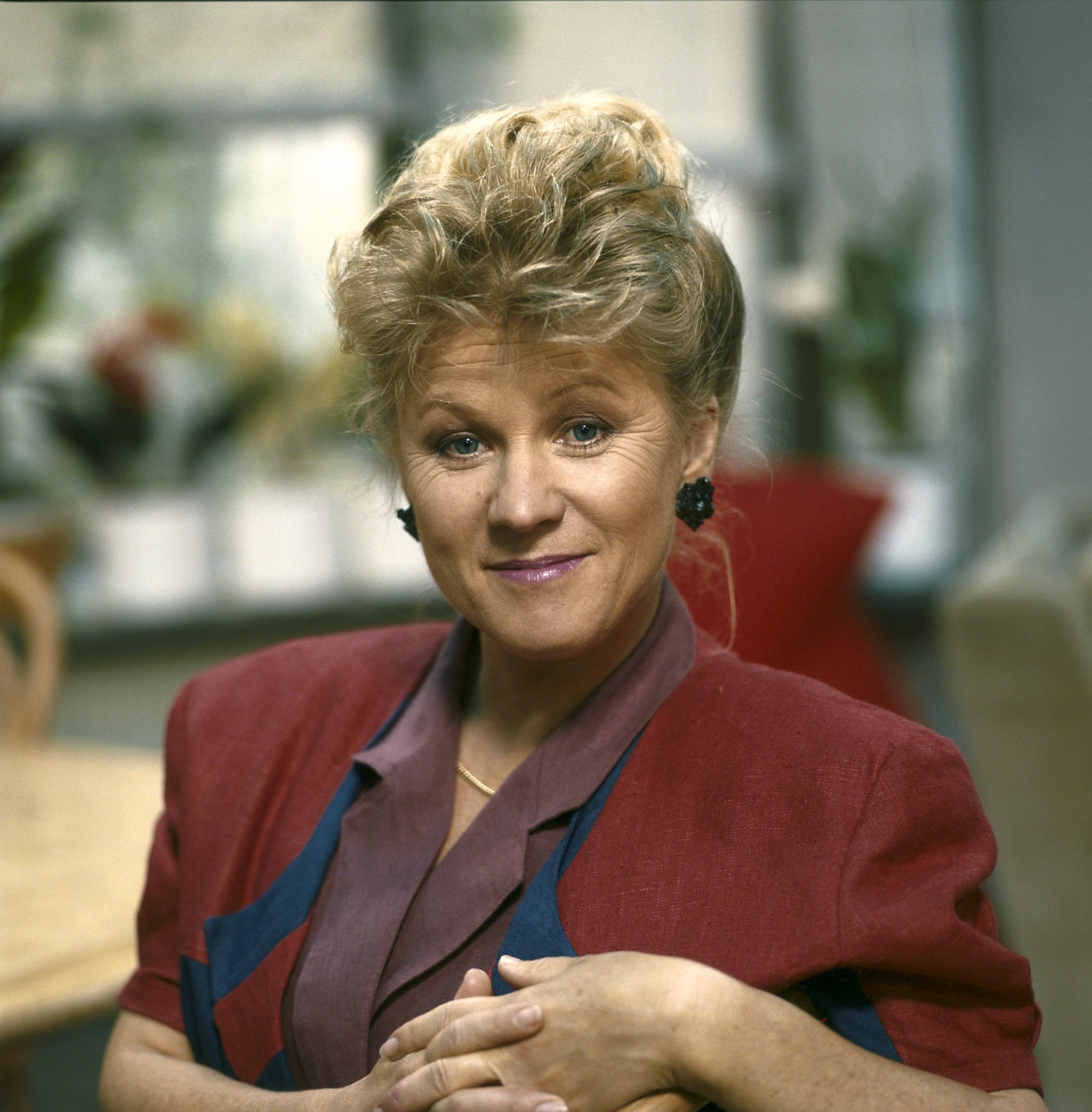 Actrice Elsje de Wijn, bekend van carnavalsnummer Karel, overleden op ...