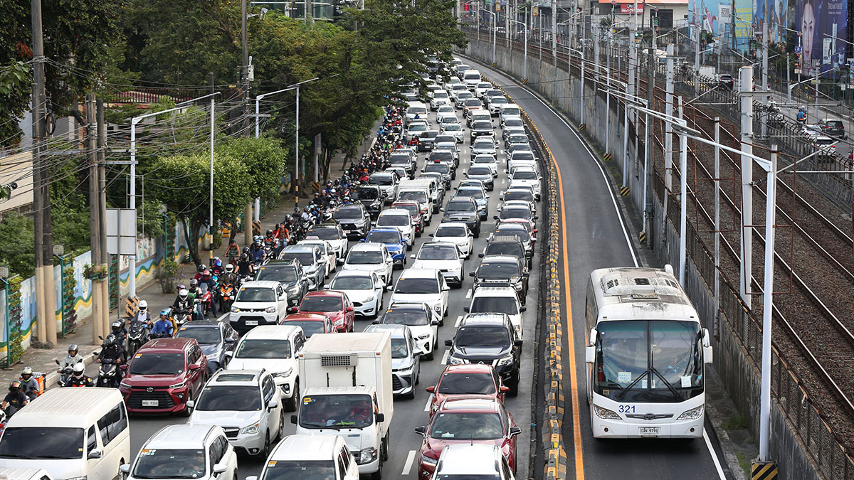 Private companies urged to adopt 4-day workweek