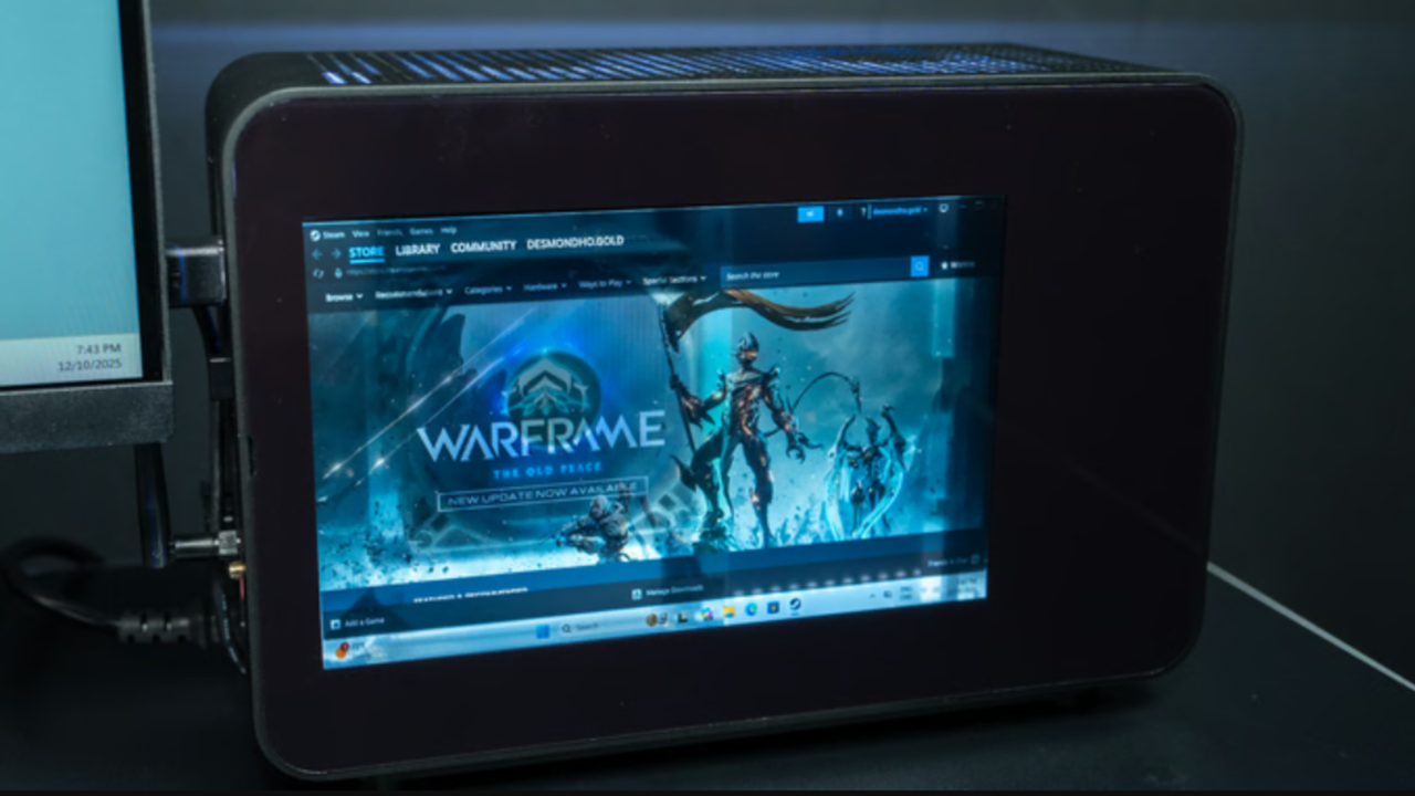 This mini PC directly integrates a 10.4-inch translucent touchscreen