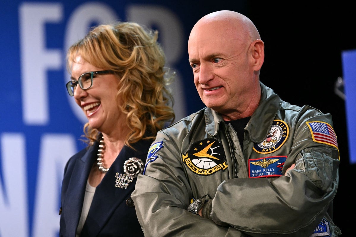 Mark Kelly has retired pay cut by Pentagon over ‘illegal orders video’