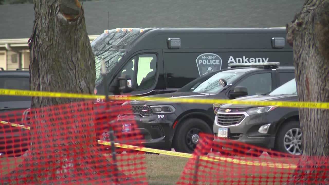 Ankeny man charged with murder after woman found stabbed in apartment