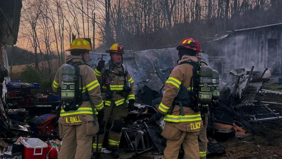 6 people, 8 dogs displaced after house fire in Roanoke County: Officials