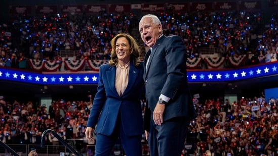Kamala Harris ripped for hailing Tim Walz's ‘selfless commitment’ to ...