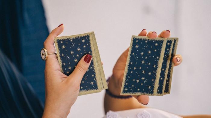 Ramalan Zodiak Selasa 6 Januari 2026: Keuangan Virgo Naik, Scorpio Hadapi Masalah Rumit