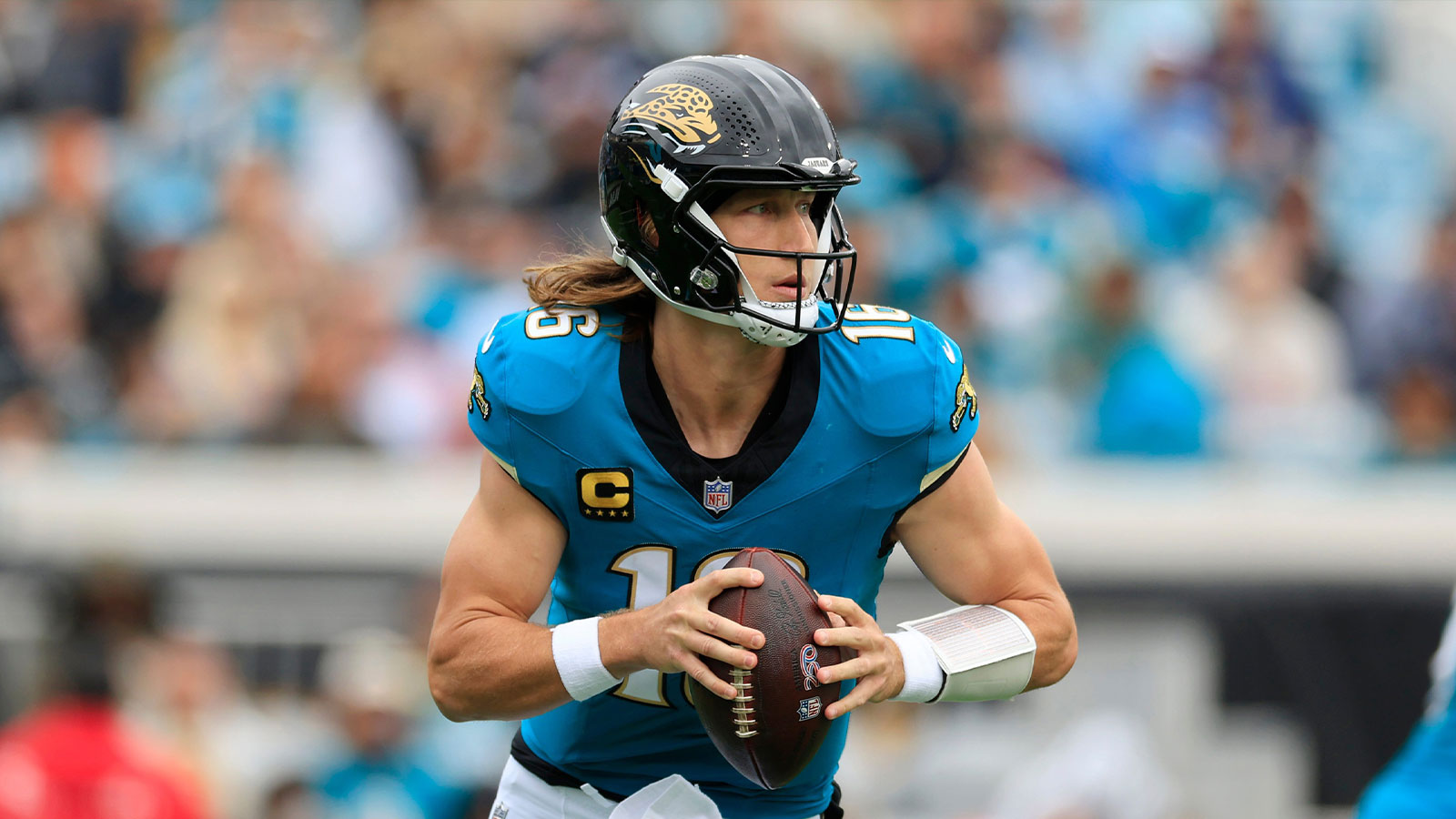 Trevor Lawrence gives flowers to Jaguars 'grinder' receiver