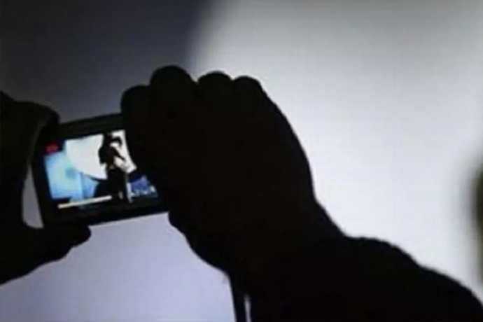 Video mesum pegawai rumah sakit viral: adegan terjadi di ruang keluarga