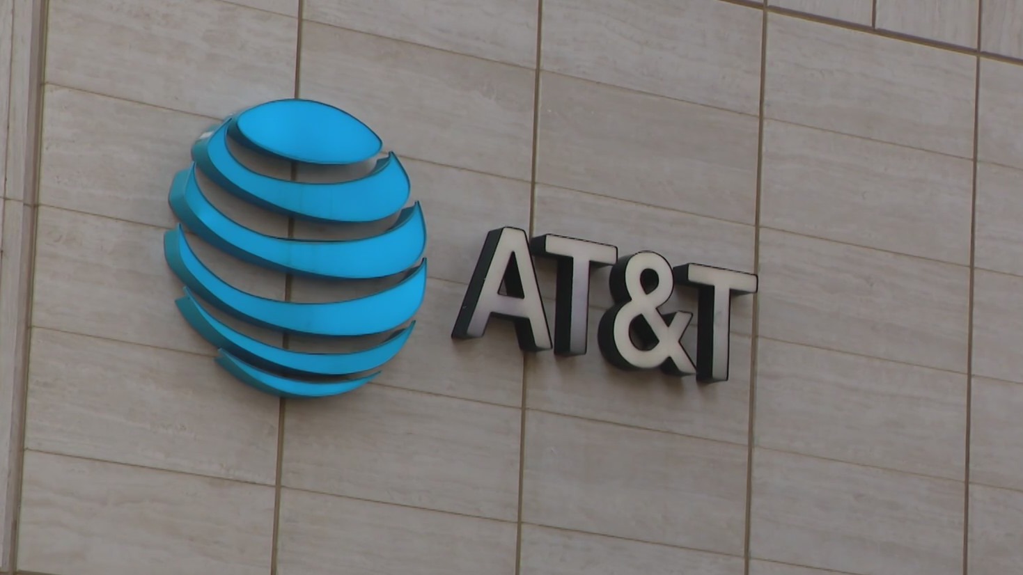 AT&T moving headquarters to Plano, company officials confirm