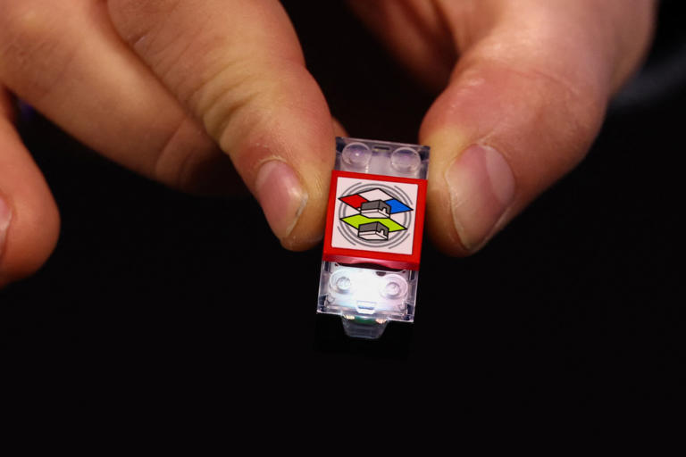 Lego представляет «Умные кирпичи» на пресс-конференции CES 2026, которая проходит в конференц-центре отеля Mandalay Bay в Лас-Вегасе, США, 5-го числа по местному времени. /AFP-Yonhap