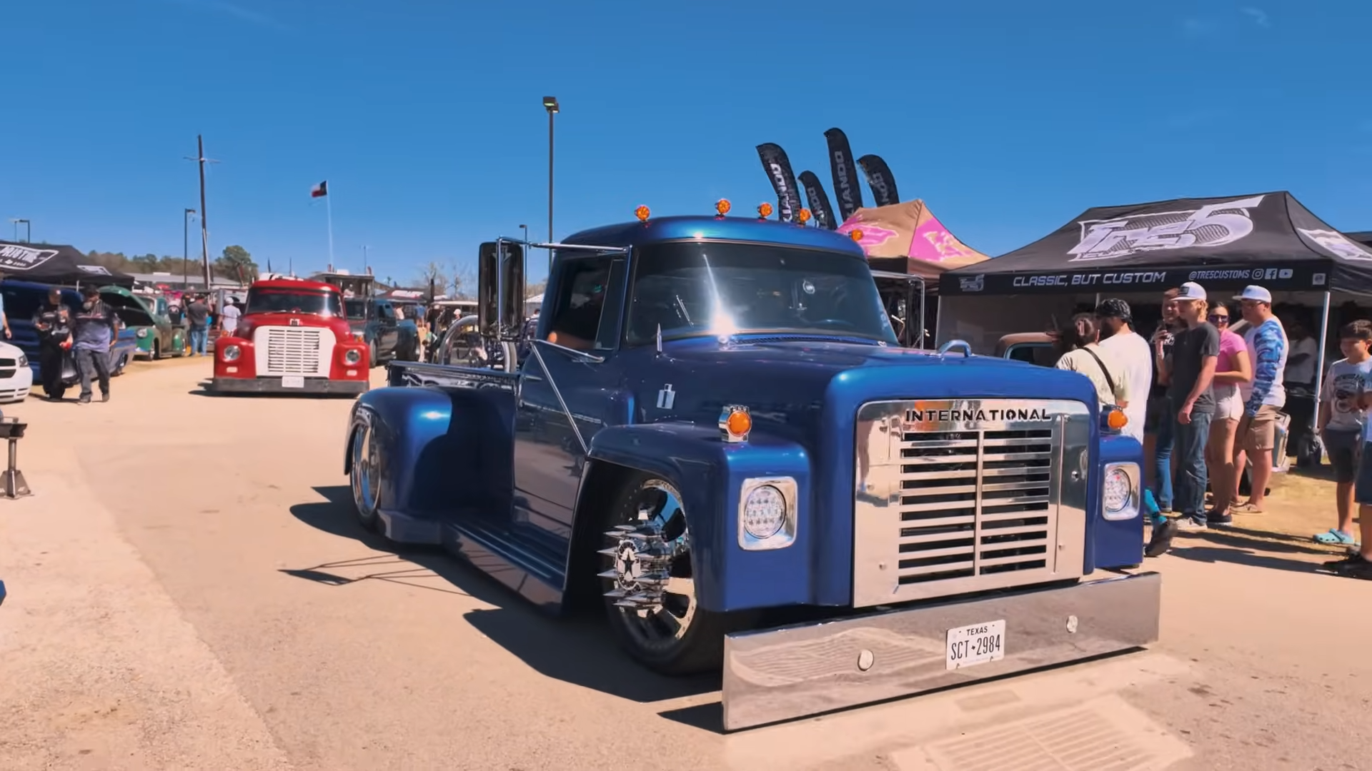 Walking one of America’s biggest custom vehicle events