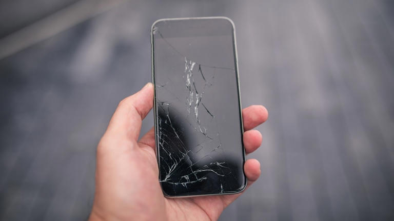 What to Do If Your Phone Won't Turn On
