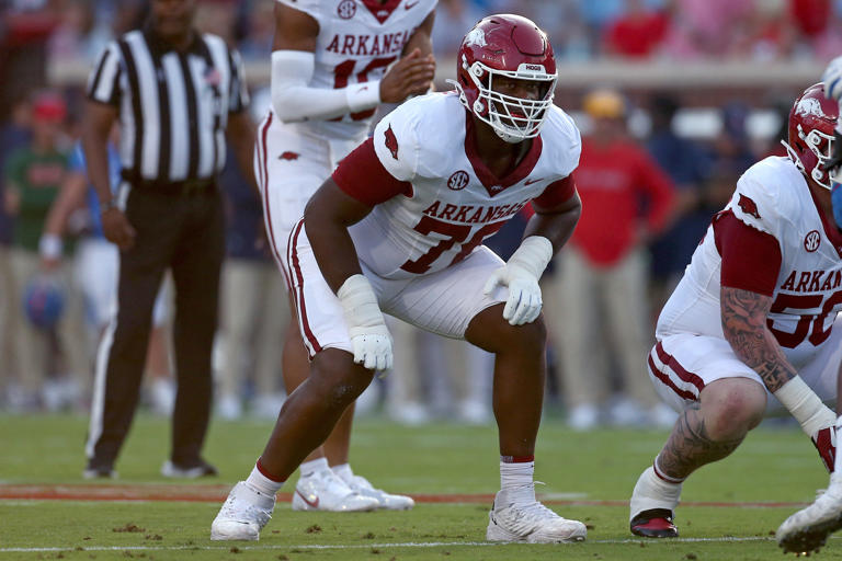 OU football lands Arkansas OL E'Marion Harris via transfer portal