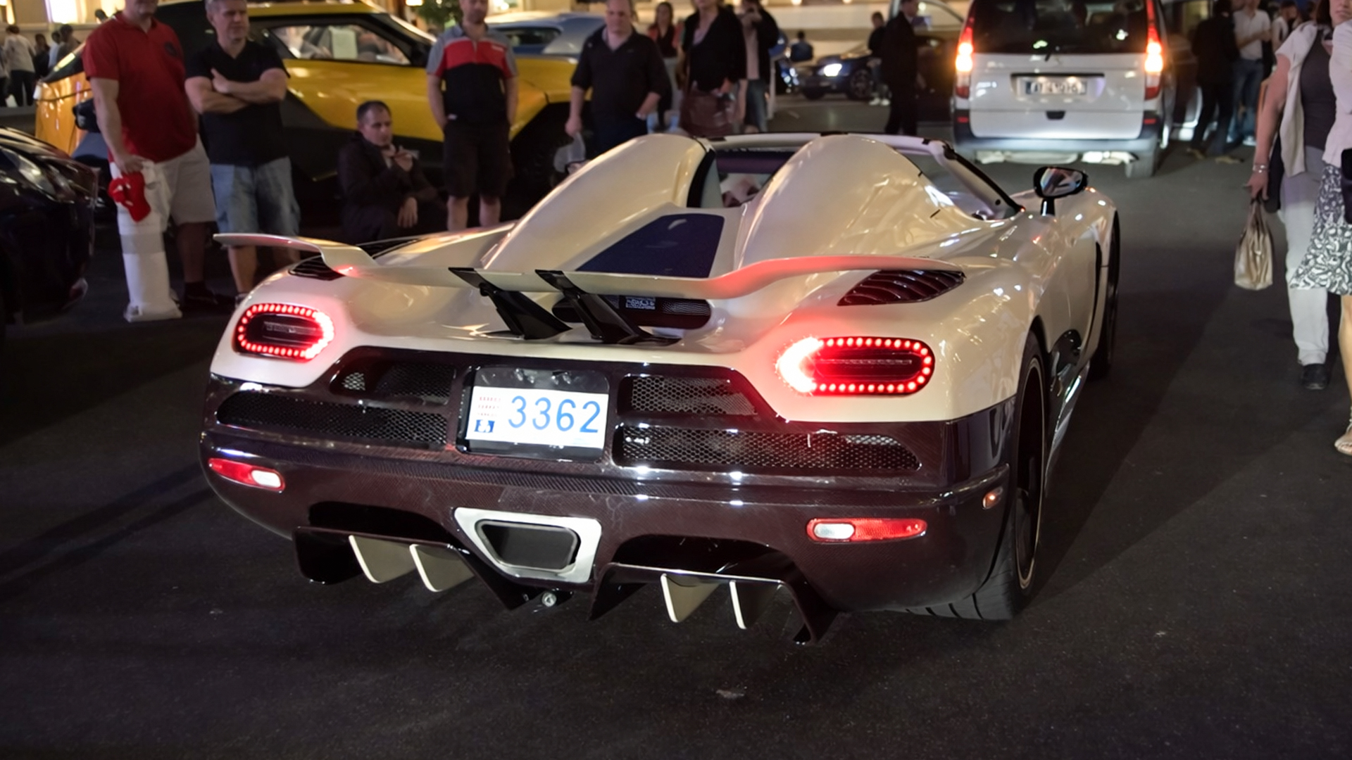 Agera R zeigt Beschleunigung und Motorsound