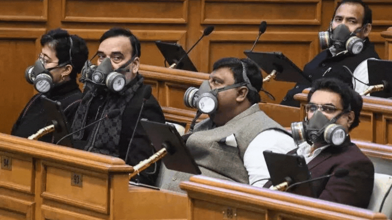 Delhi air pollution row: Opposition MLAs come to house wearing masks ...