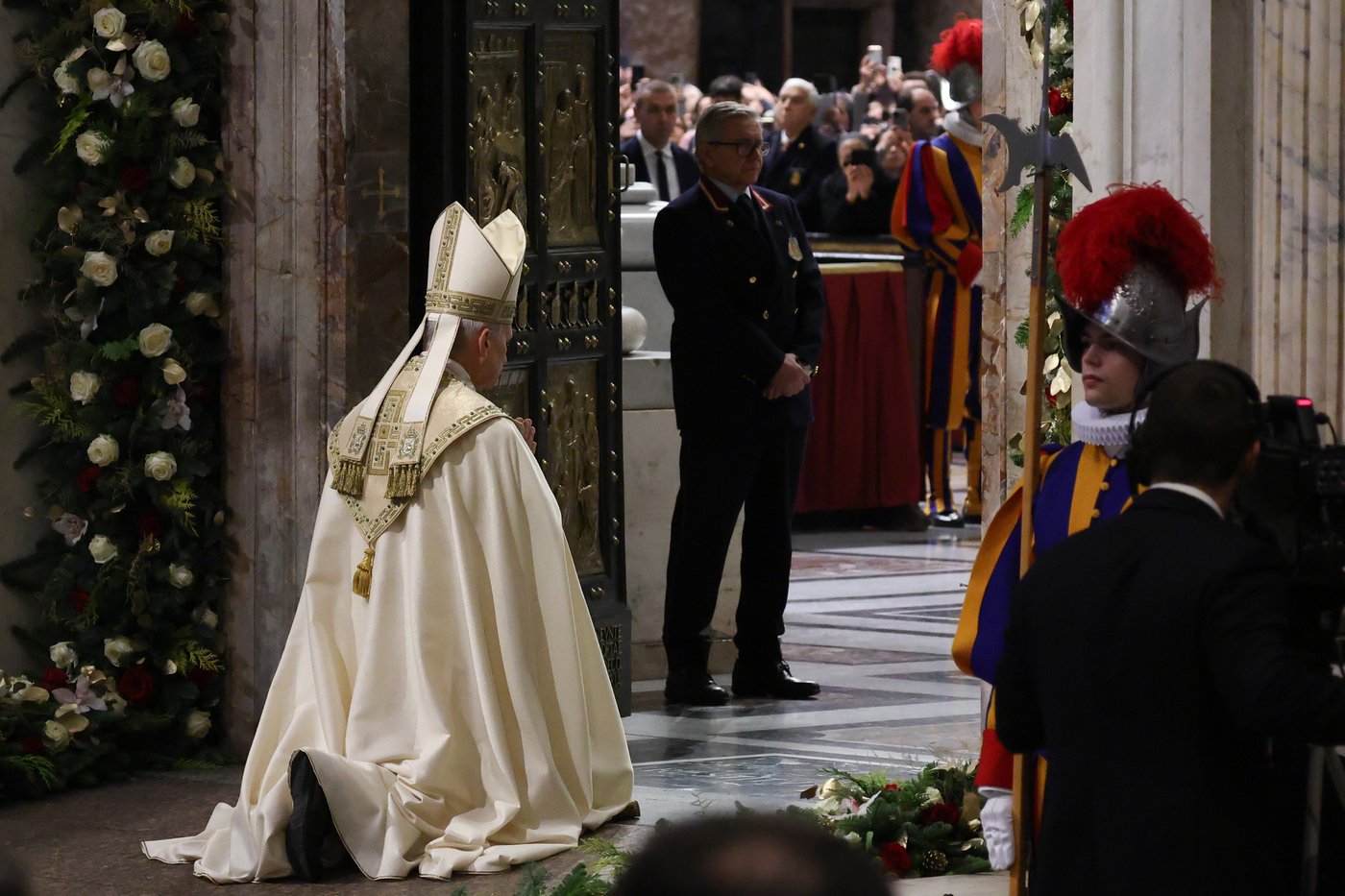 Pope Leo XIV closes 2025 Holy Year with critique of consumerism and  xenophobia