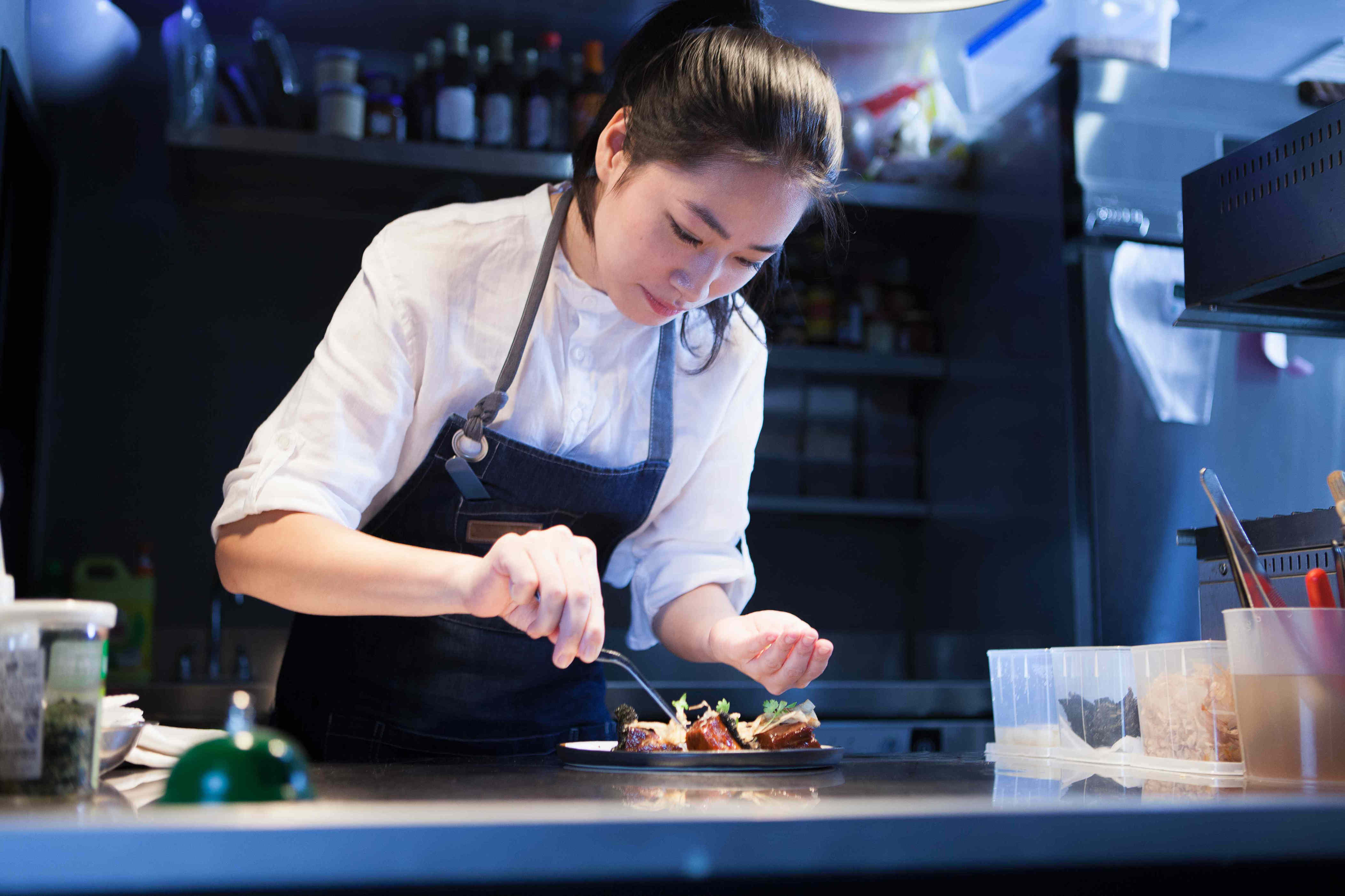 New research reveals why your first job matters more to career success ...