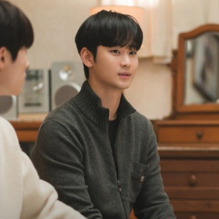 Kim Soo Hyun's controversy sees Queen of Tears erased from tvN's 20th(01)