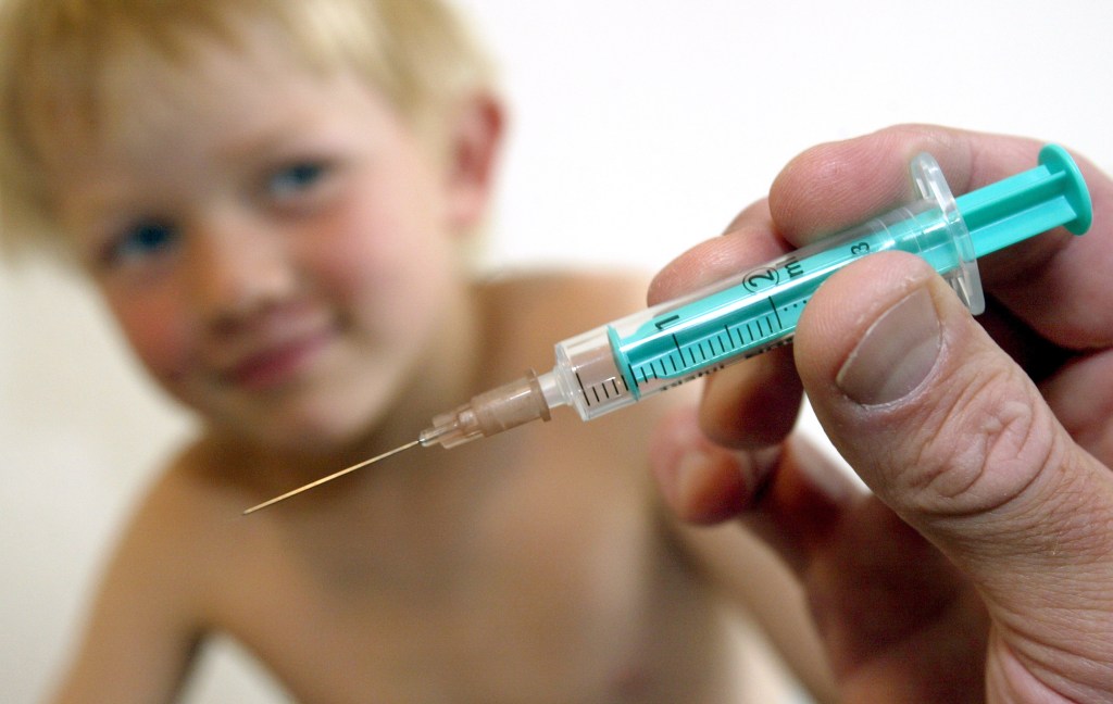 AA1TFFYi CDC removes vaccines from childhood schedule list