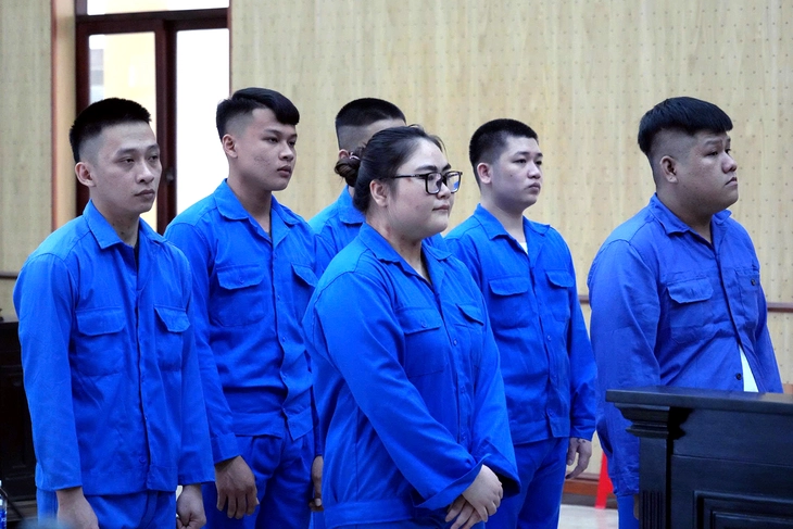 Dùng súng giải quyết mâu thuẫn giúp bạn, 6 thanh thiếu niên lãnh án tù