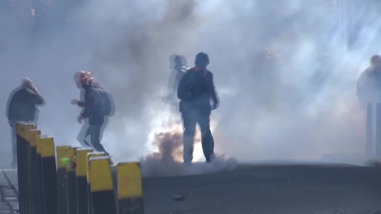 Bolivian protests erupt as government ends gas subsidies<br>