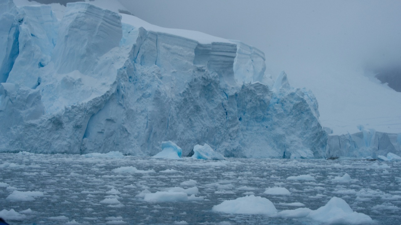 Iceberg quakes shake Antarctica’s Doomsday Glacier as it crumbles<br><br>