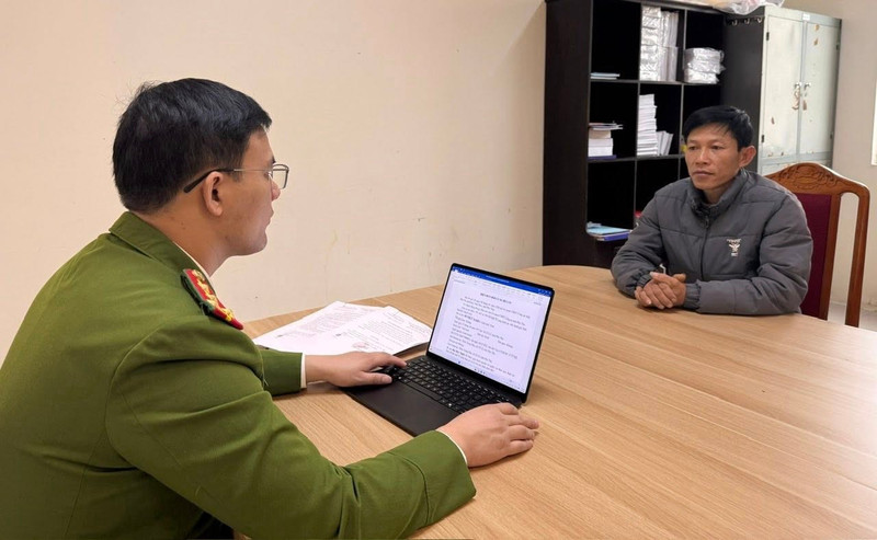 Khởi tố một người dựng rạp cưới dưới lòng đường