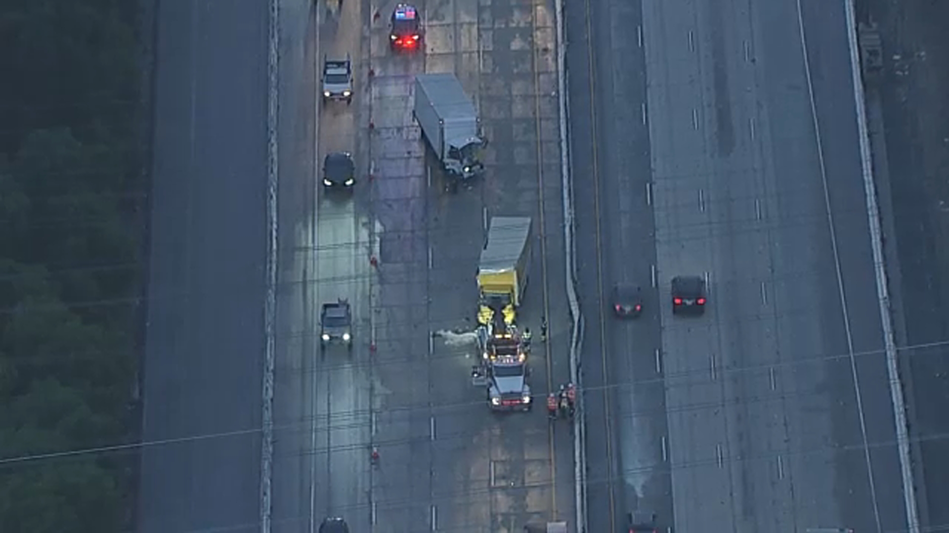 Deadly crash shuts down several northbound 5 Fwy lanes in Santa Clarita