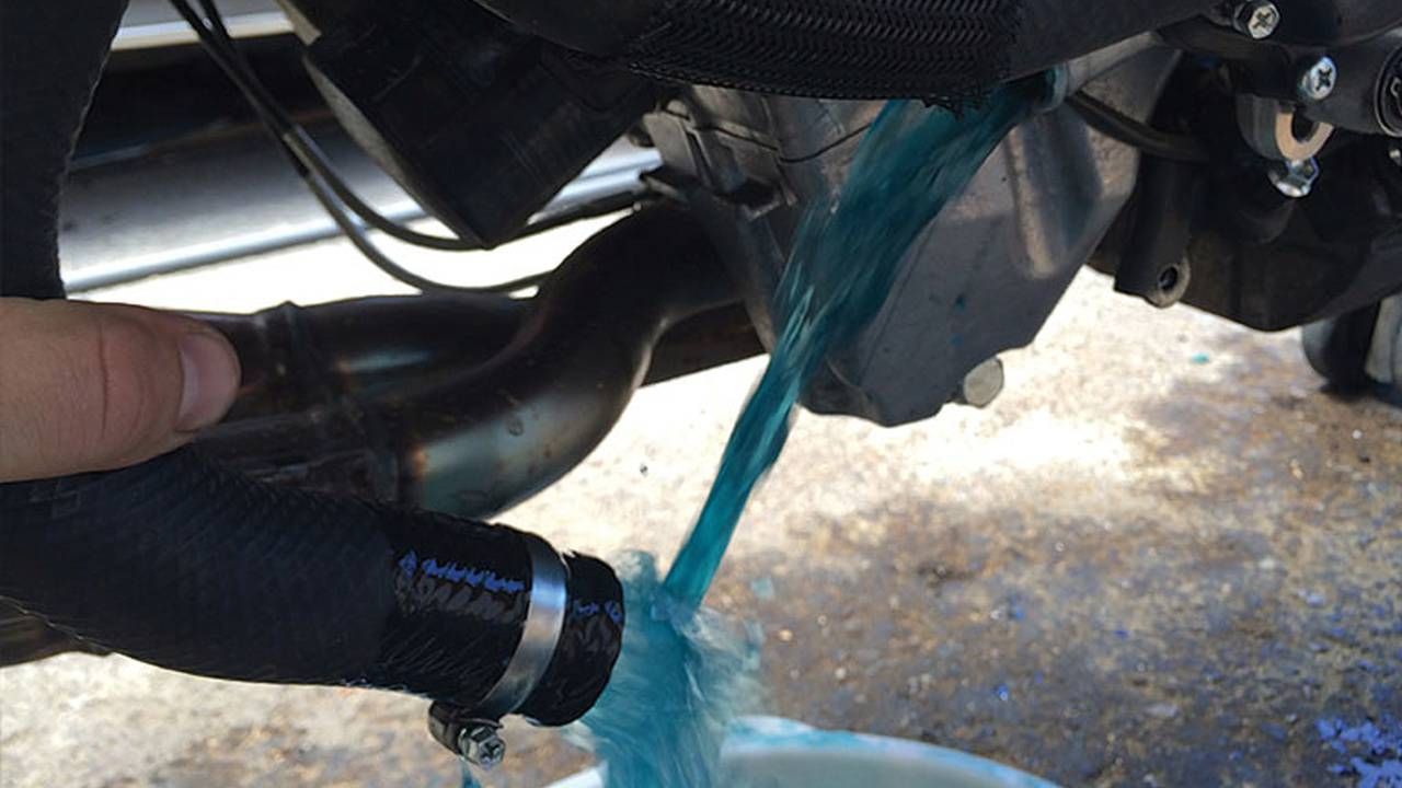 Bikin hemat kantong, ini manfaat kuras air radiator motor secara berkala