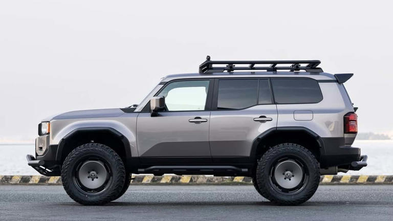 This custom Toyota Land Cruiser rocks 37-inch tires and so much more