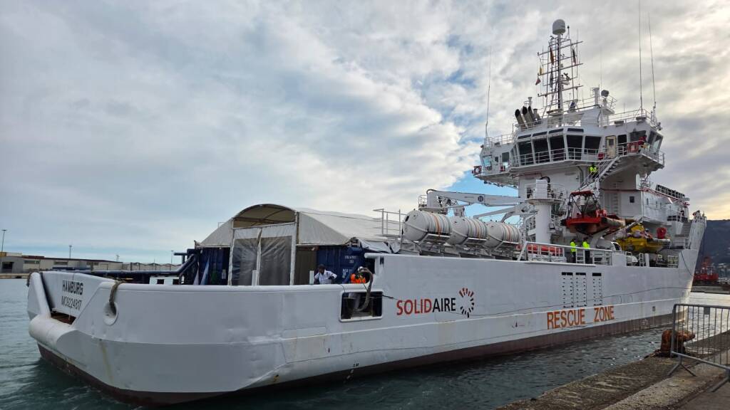 33 Migranti Sbarcati a La Spezia dalla Nave Solidaire - salute news from Città della Spezia
