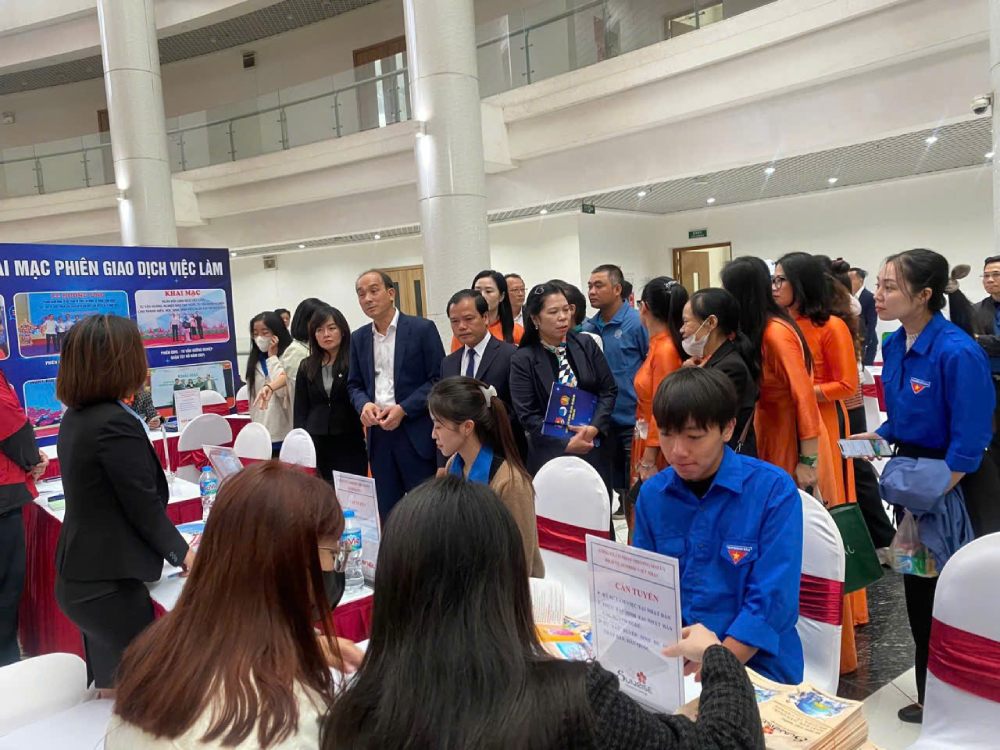 Nguồn nhân lực năm 2026 chịu ảnh hưởng bởi 3 yếu tố